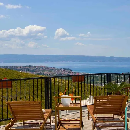 Hill With Private Pool *