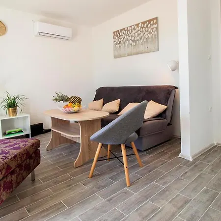 Hill With Private Pool Apartman *