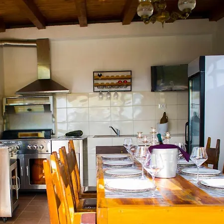 Apartman Hill With Private Pool Kucine