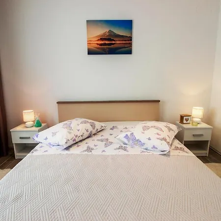 Hill With Private Pool Apartman *