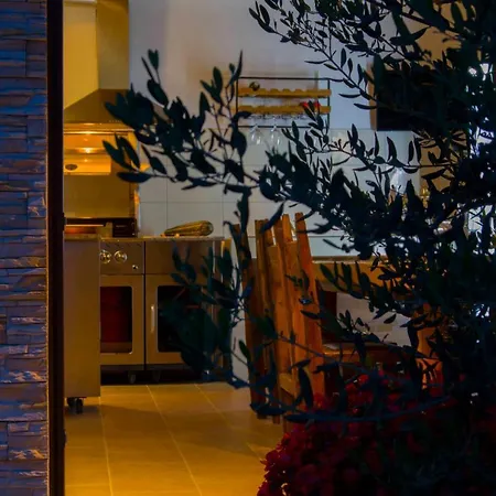 Apartman Hill With Private Pool Kucine